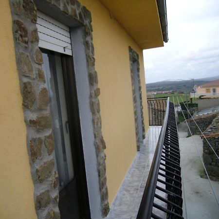 Casa Rural El Carrascal Valdefuentes de Sangusín Exterior foto